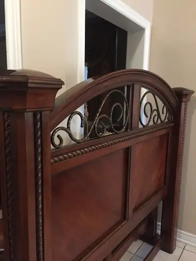 Beautiful Queen Bedroom Set, SOLID WOOD with metal Scroll Accents, Chestnut Brown Colour, includes H...