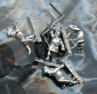 Please see image of One (1) "Farmer Maggot & Hounds" Warhammer miniature by Games Workshop for Lord...