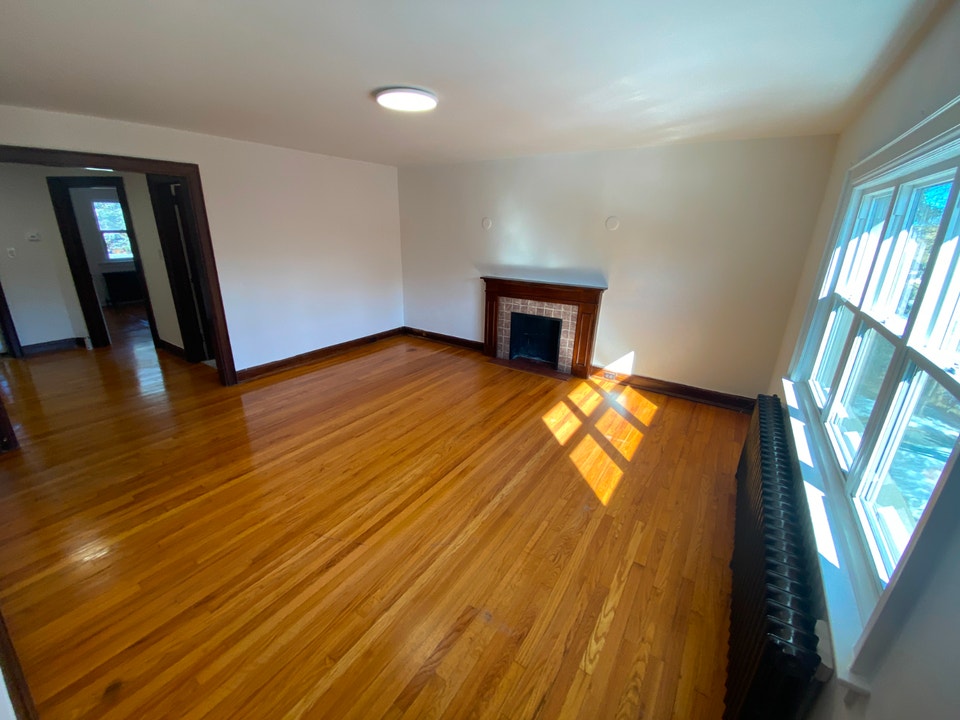 Large 1 Bedroom – Jane Subway – Utilities Included – $1,950 2