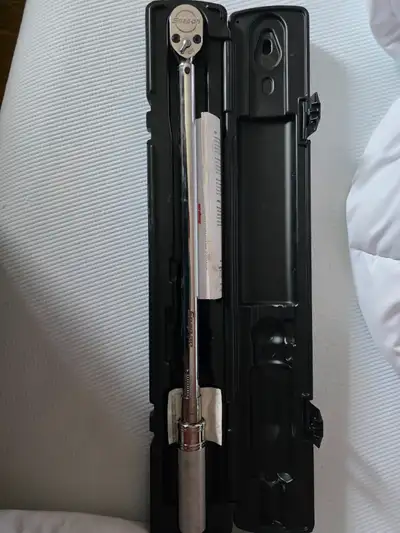 Snap on 1/2 torque wrench 0924116356 50-250ft lb, View more