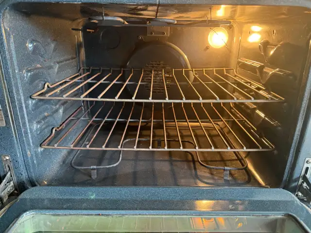 Cuisinière --- en attente in Stoves, Ovens & Ranges in Laval / North Shore - Image 4