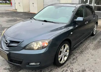 À vendre : Mazda3 GT hatchback 2008.5 avec moteur 2.3L, ensemble Luxe et toit ouvrant. Si l'annonce...