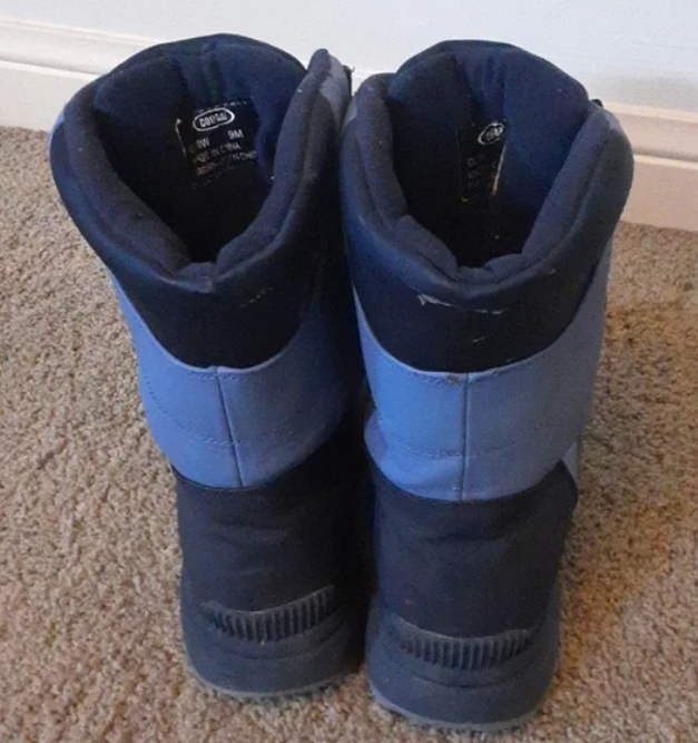 Blue nylon Cougar winter boots w ski slope flair Size 9 women in Women's - Shoes in Markham / York Region - Image 6