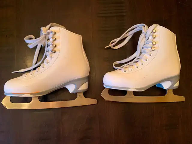 Jackson 150 Figure Skates – Youth Size 13J – $40 in Skates & Blades in Calgary - Image 3