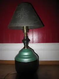 OLD VINTAGE STYLE HANDMADE TIN LAMP SHADE DESK LAMP