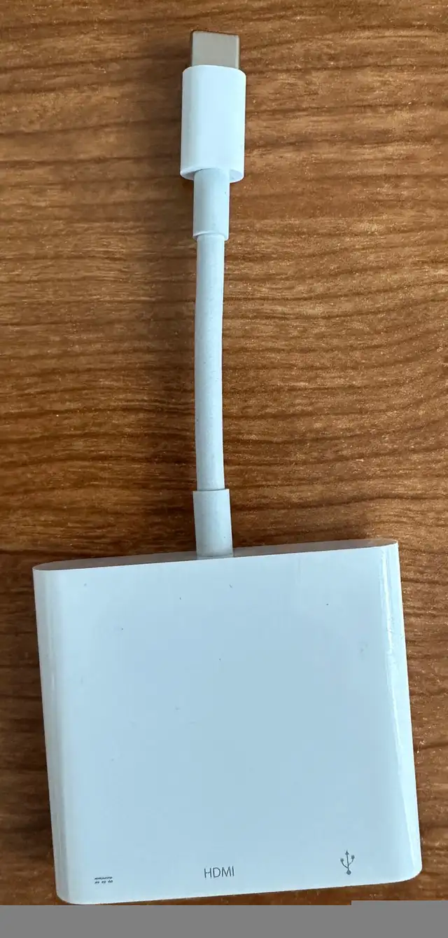 Apple USB-C to Digital AV Adapter in Cables & Connectors in Mississauga / Peel Region - Image 3