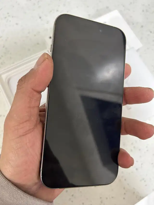 Natural titanium iPhone 15 Pro 128 GB **Airpods Pkg/Deliver**63008306801665122