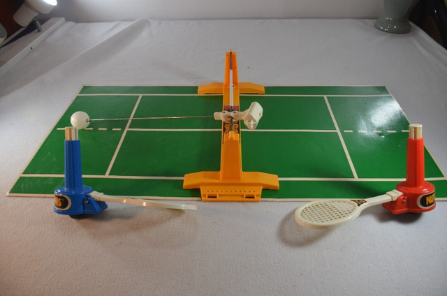 Nuttsy Tennis by Tomy Vintage 1974 Tabletop Tennis Game Complete in Toys & Games in Regina - Image 2