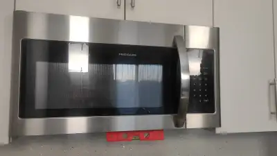 Microwave selling as part . we are offering your new microwave installation with low price relaible...