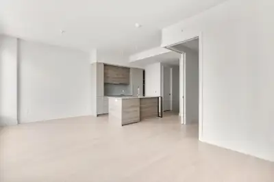 Wow! Condo 2+1 cac et 2 sdb et terrasse! Garage!