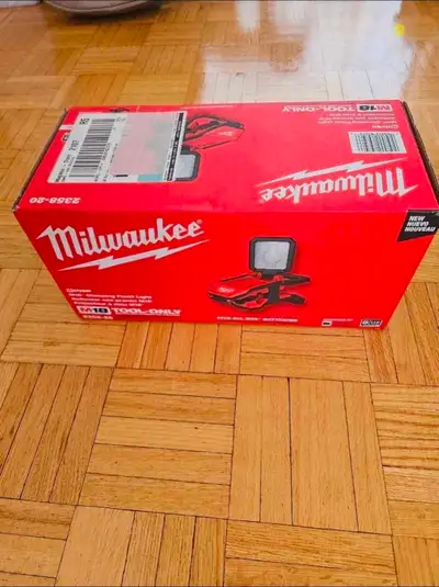 BNIB Milwaukee Rover m18 clamping flood light TOOL ONLY, View more