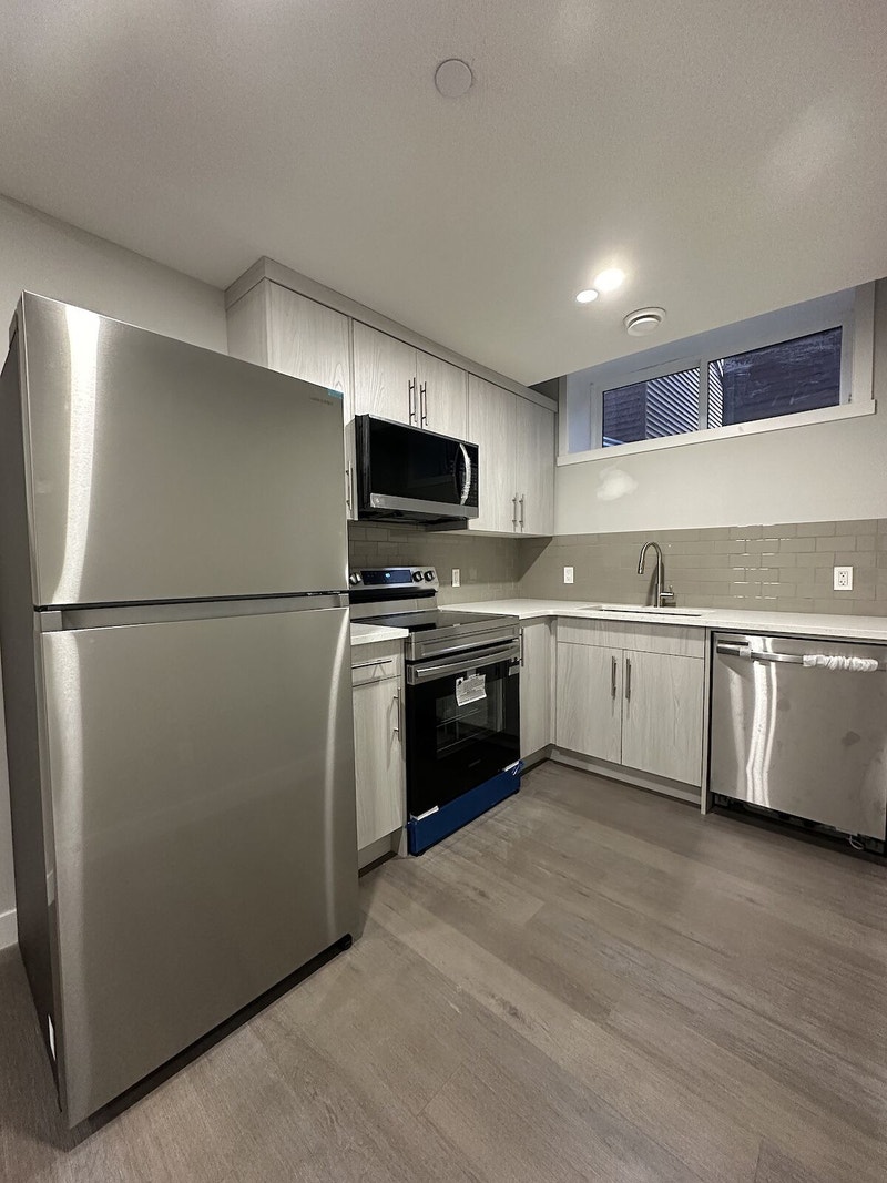 Legal one bedroom basement Long Term Rentals Mississauga / Peel