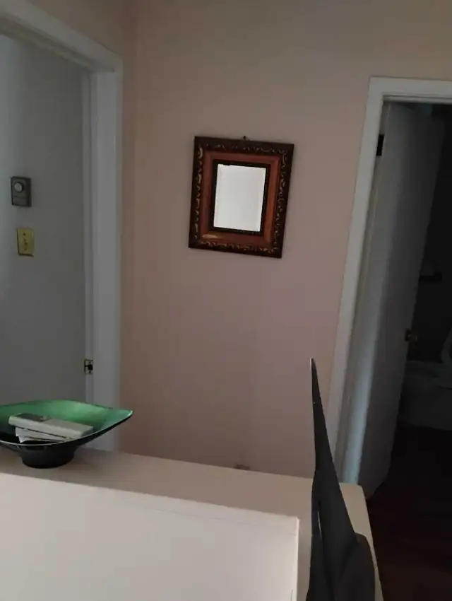 Wall decorative mirror in Home Décor & Accents in Ottawa - Image 3