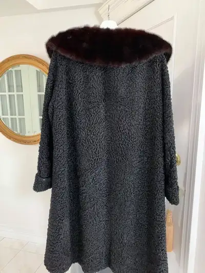 MANTEAU MOUTON PERSE VINTAGE 1960, View more