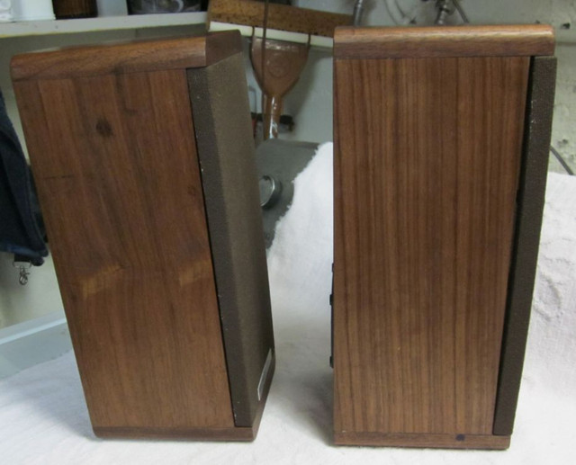 Vintage Koss stereo speakers M80 bookshelf in Speakers in Guelph - Image 3