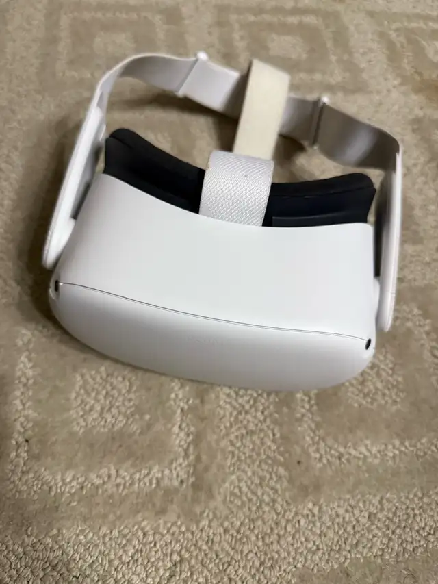 oculus quest 2/ oculus quest 2 $350 OBO in General Electronics in Edmonton - Image 2