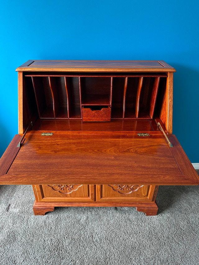 Secretary Desk in Desks in Calgary - Image 3