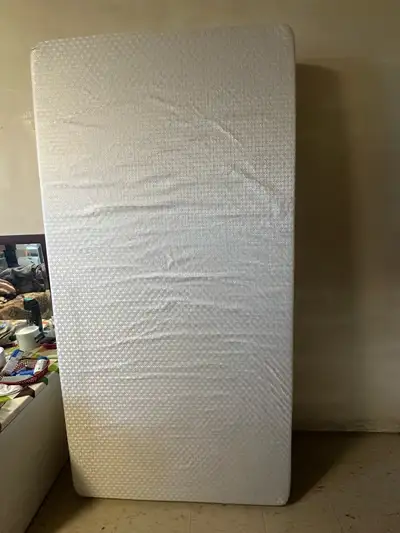 Snuggle your little one into dreamland with this used crib mattress! It's in good condition and read...