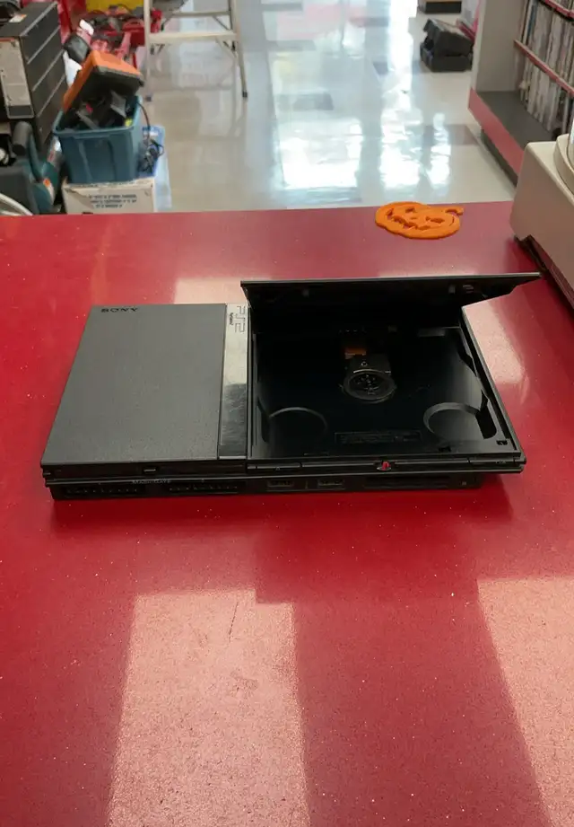 Console PS2 Slim in Older Generation in City of Montréal - Image 3