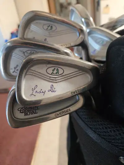 For sale..full set of Lady Di golf clubs.. Asking $50..obo