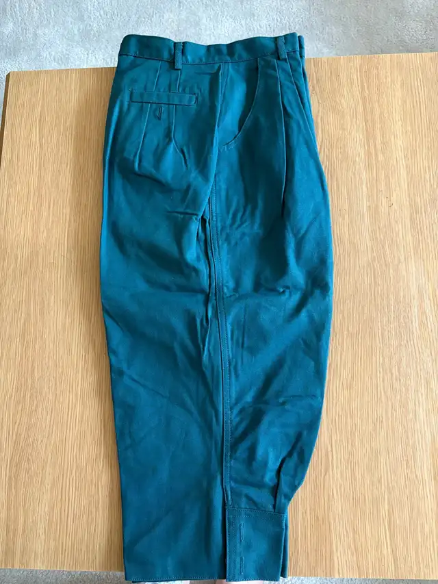 Capri Pants in Women's - Bottoms in Delta/Surrey/Langley - Image 3