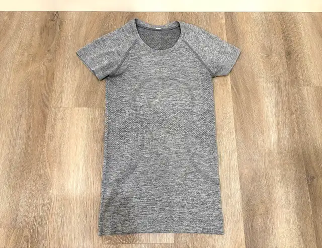 Lululemon Swiftly Tech Short-Sleeve Shirt Hip Length - Size: 2