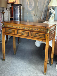 French style vintage entranceway table