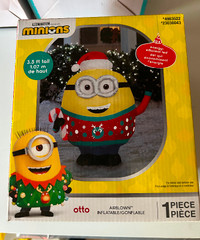 Christmas Inflatable Minions Lawn Ornament New in Box