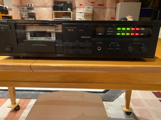 A collection of stereo equipment- Speakers and various equipment in Stereo Systems & Home Theatre in Markham / York Region - Image 4