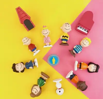 Brand new sealed packing. Peanuts Charlie Brown Snoopy & Friends Playset 12 Figures Cake Topper or T...