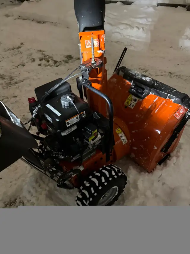Souffleuse husqvarna ST-327 P hydrostatique  in Lawnmowers & Leaf Blowers in Québec City - Image 5