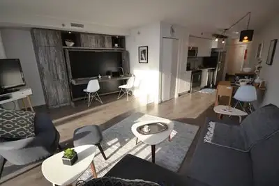 Waterfront Drive - Stunning Views - Furnished Rental