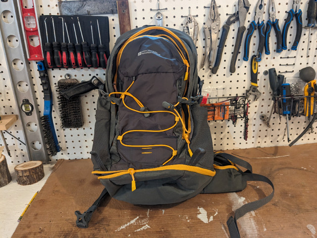 Backpack in Fishing, Camping & Outdoors in Quesnel