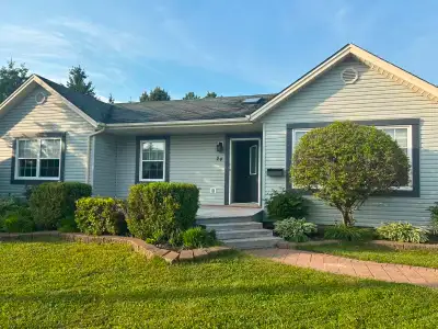 Looking for a flexible and comfortable home in a quiet, family-friendly neighborhood? This might be...