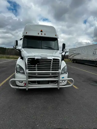 Price: $34,000 CAD Year: 2017 Make: Freightliner Model: Cascadia Condition: Excellent Used Condition...