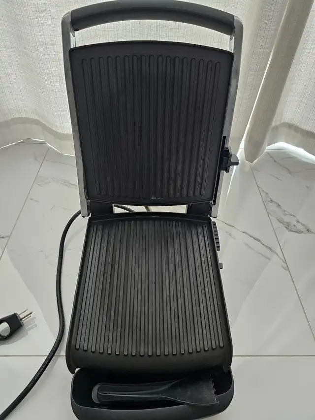 Breville Panini Grill Press Sandwich Maker Brushed Stainless Stl in Microwaves & Cookers in Markham / York Region - Image 4