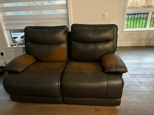 Furniture in Chairs & Recliners in Delta/Surrey/Langley - Image 4