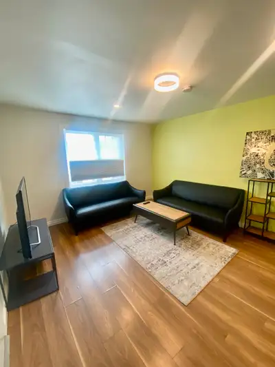 MONTHLY/Oliver /July 1/ Furnished 1 BDR/ INSUITE Laundry/Wifi