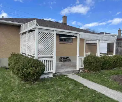 Beautiful three bedroom one washroom finish basement bungalow for rent in Sarnia from May 1 Individu...
