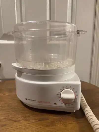 Steam your favourite vegetables and more with this Black and Decker Handy Steamer. This is a used it...