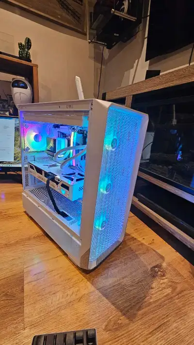 PC GAMING NEUF, View more