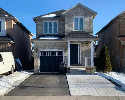 Beautiful Detached 3 Bedroom House For Rent In Popular Trinity Common Mall Area. Walk To School, Bus...