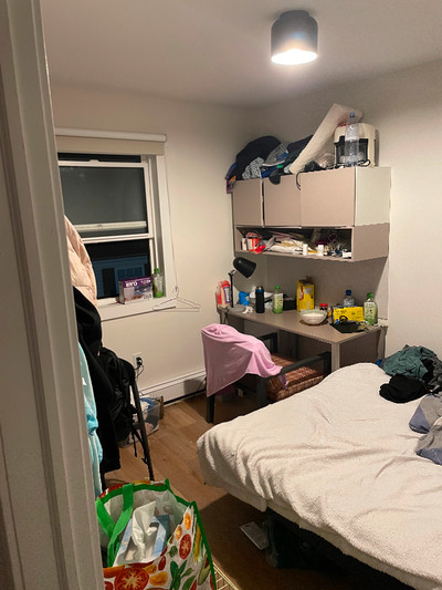A room in browns court apartment looking for a roommate