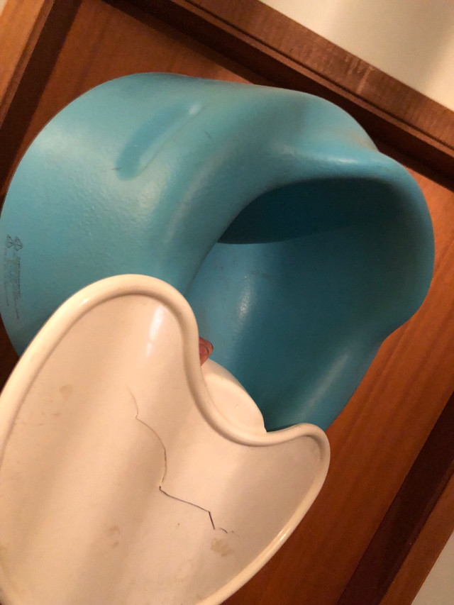 Bumbo baby seat in Feeding & High Chairs in St. Albert - Image 3
