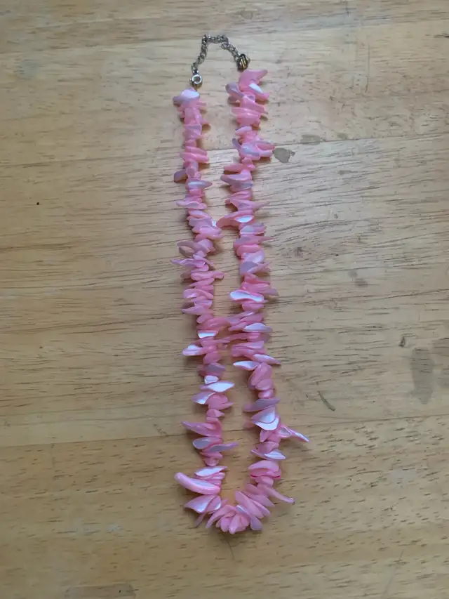 Assorted pink necklaces-beads/pearl/onyx/ tortoiseshell in Jewellery & Watches in City of Montréal - Image 6