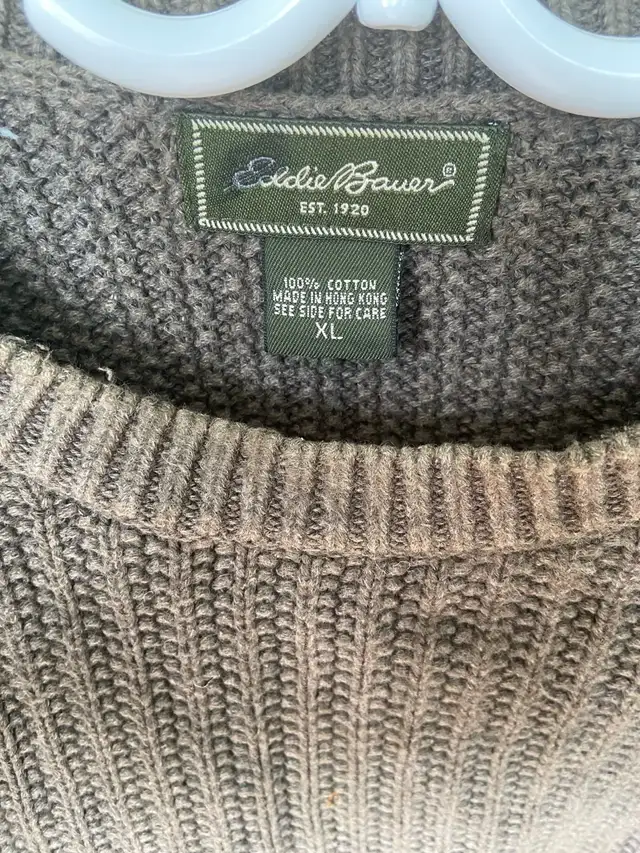 brown wool sweater in Men's in Mississauga / Peel Region - Image 3