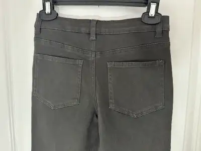 Vêtements pour enfants 8 ans à 12 ans. État neuf!, View more