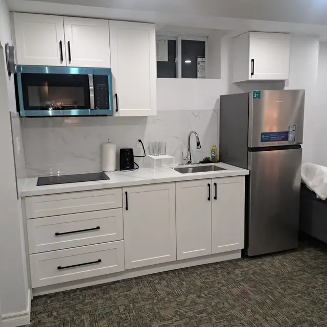 PRIVATE STUDIO – FULLY FURNISHED – $1500/month in Short Term Rentals in Oshawa / Durham Region - Image 2