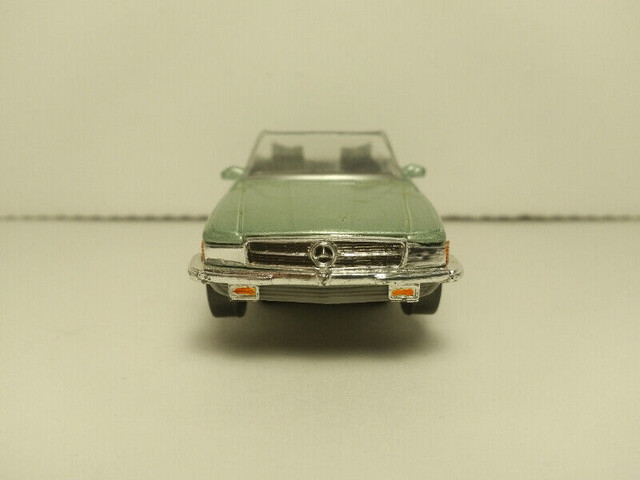 1971 MERCEDES BENZ 350 SL CABRIOLET 1/43 SCALE in Arts & Collectibles in Kawartha Lakes - Image 2
