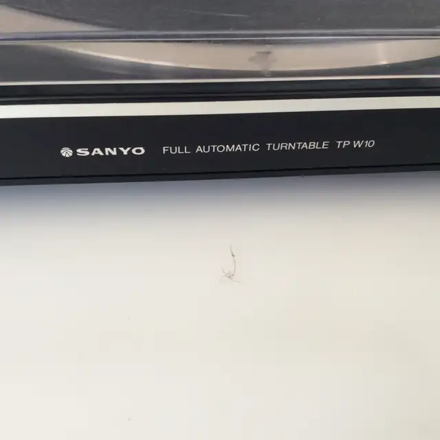 SANYO Auto Return Belt Drive Turntable TP W10 Not Tested. in General Electronics in Mississauga / Peel Region - Image 3